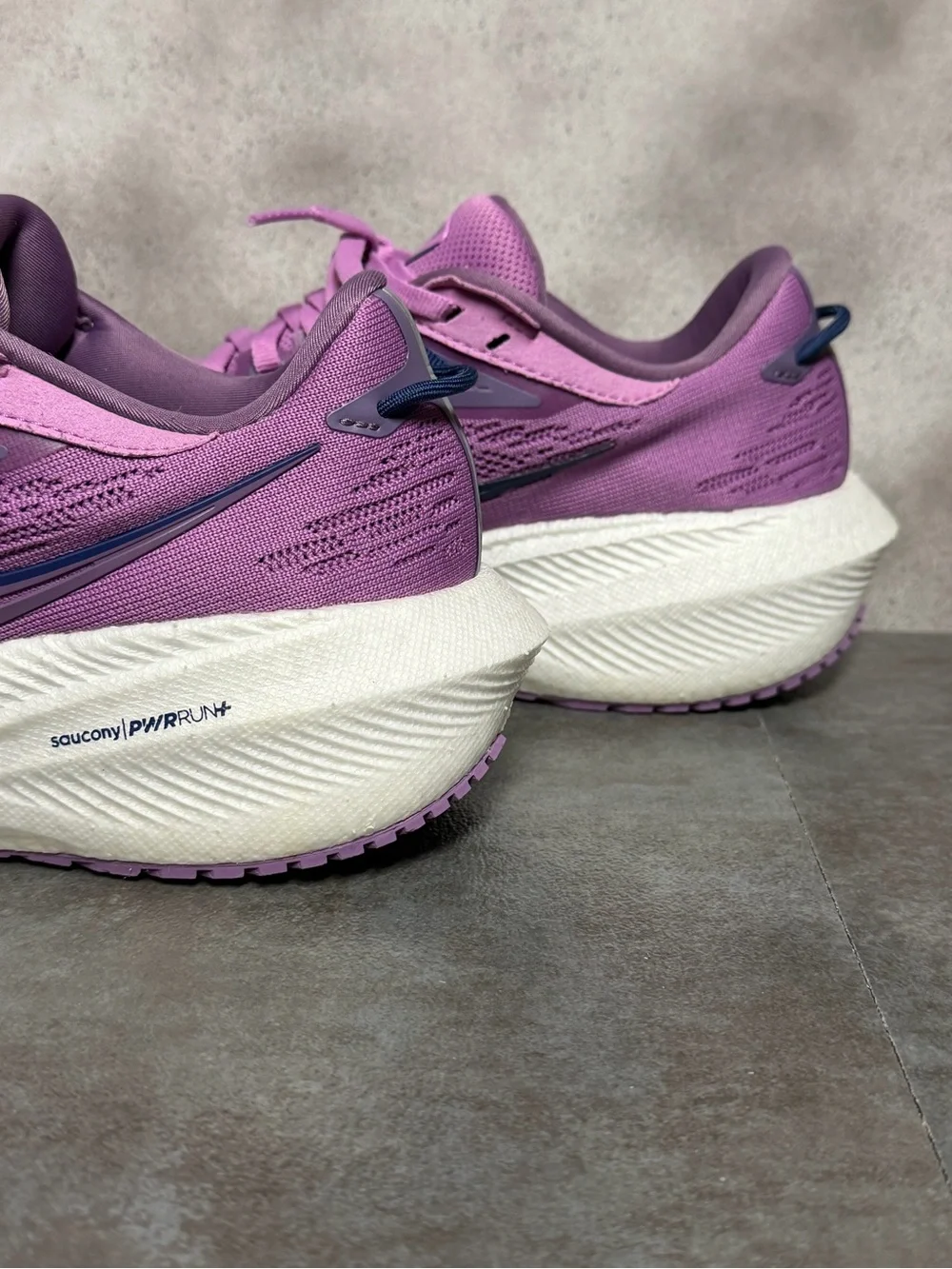 Saucony Triumph 21 Women's Purple Running Shoes S10881-32 Size 8
